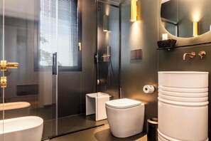 Shower, hair dryer, bidet - Villa Bocchi by Geco Vacation Rentals (Negrar)