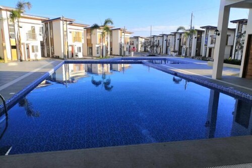 2BR Holiday Home in Dauis Panglao with Pool & Netflix