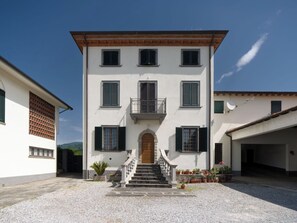 Exterior - Villa / Independent home in Lucca with 5 bedrooms sleeps 10 (Lucca)