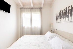1 bedroom, free WiFi - Attic with terrace and swimming pool (Badesi)