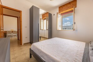2 bedrooms, free WiFi - Holiday Home in Marina di Mancaversa (Marina di Mancaversa (LE))