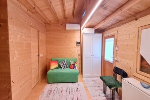 Living area - village holiday house with a pool (Magliolo)