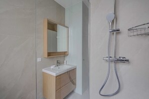 Hair dryer, towels - Design Apartment 1BR/4P - Monceau (Paris)