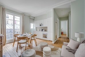 Interior - Design Apartment 1BR/4P - Monceau (Paris)