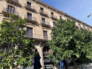 Exterior - Hostal Nuevo Colón (Barcelona)