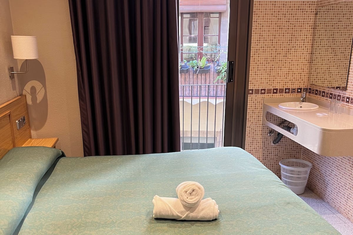 Double or Twin Room, Shared Bathroom | Free WiFi