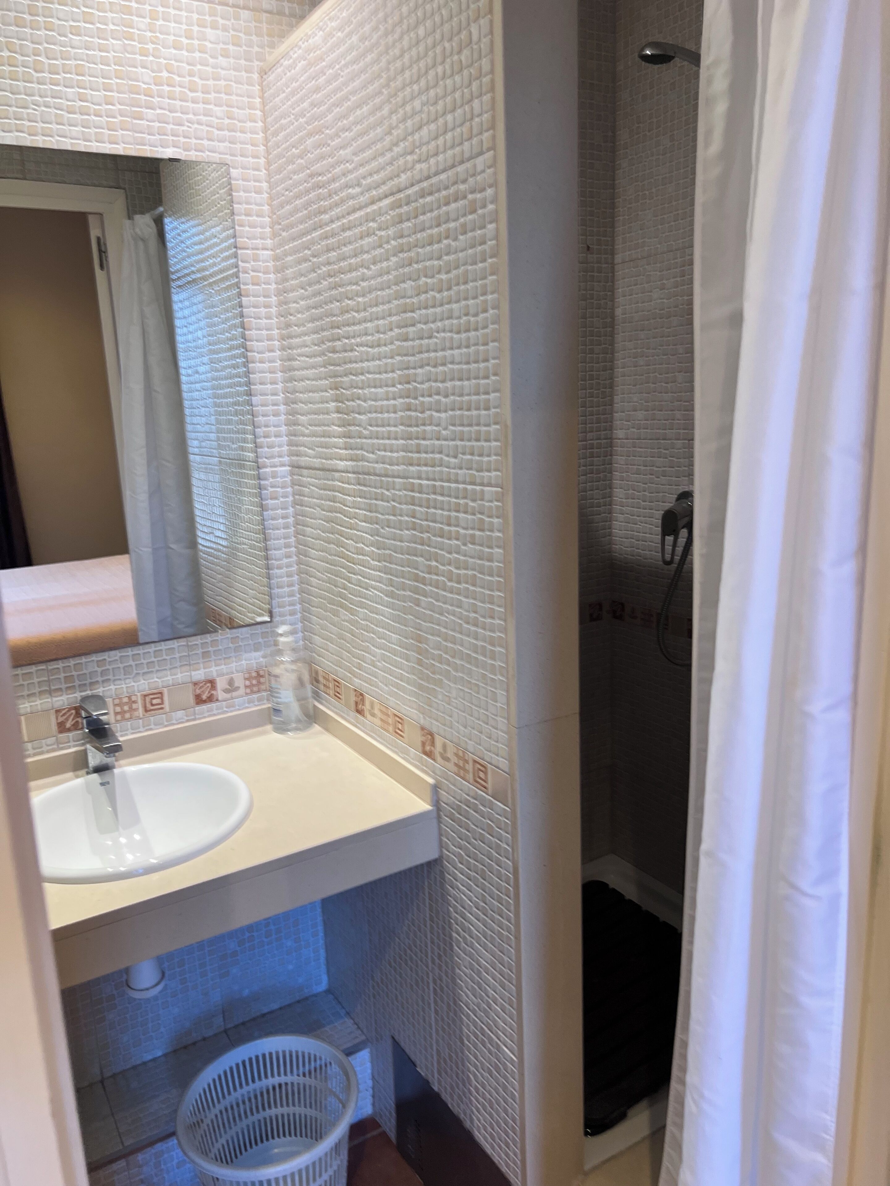 Double or Twin Room, Private Bathroom | Bathroom