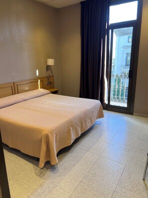 Double or Twin Room, Private Bathroom | Free WiFi, bed sheets