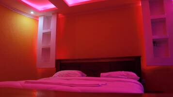 Deluxe Single Room | Free WiFi, bed sheets