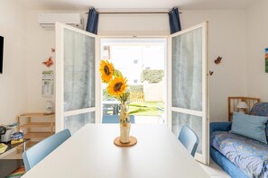 Dining - Private swimming pool and private garden (Badesi)