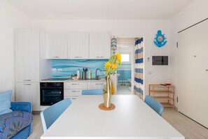 Interior - Private swimming pool and private garden (Badesi)