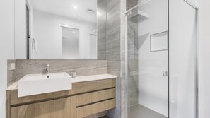 Shower - Tranquillit, TOP NOTCH (BANKSIA BEACH)