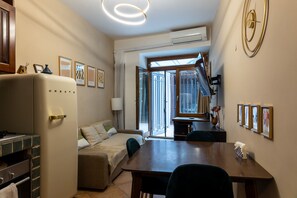 Living area - Small oasis in the heart of Rome (Roma)