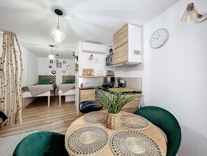 Dining - O'Bercail Studio 1- 4 single beds +bike room- in the center of Tournon sur Rhône (Tournon-sur-Rhône)