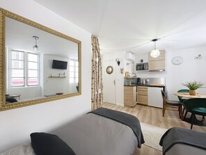 Interior - O'Bercail Studio 1- 4 single beds +bike room- in the center of Tournon sur Rhône (Tournon-sur-Rhône)