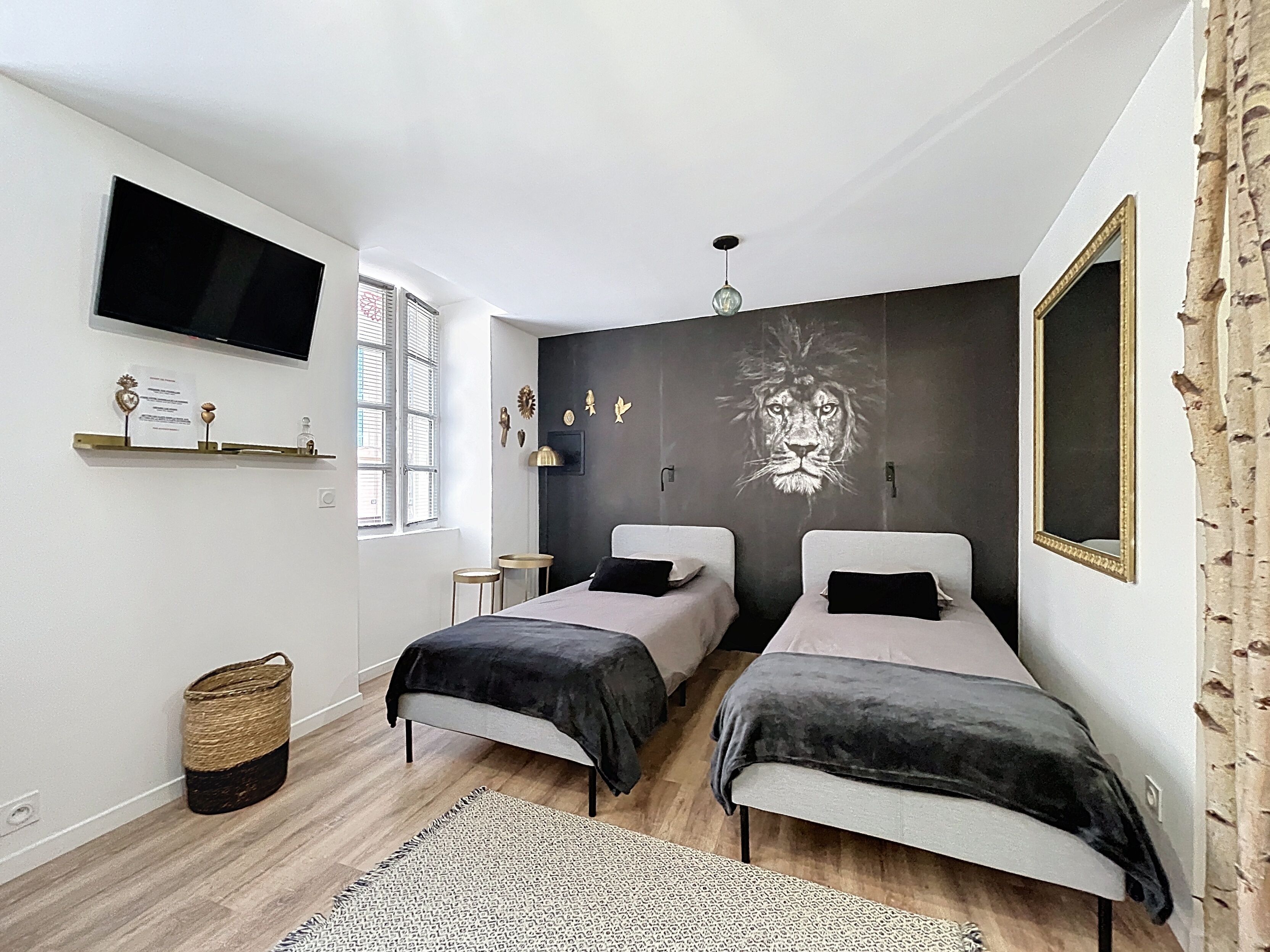 Internet, bed sheets