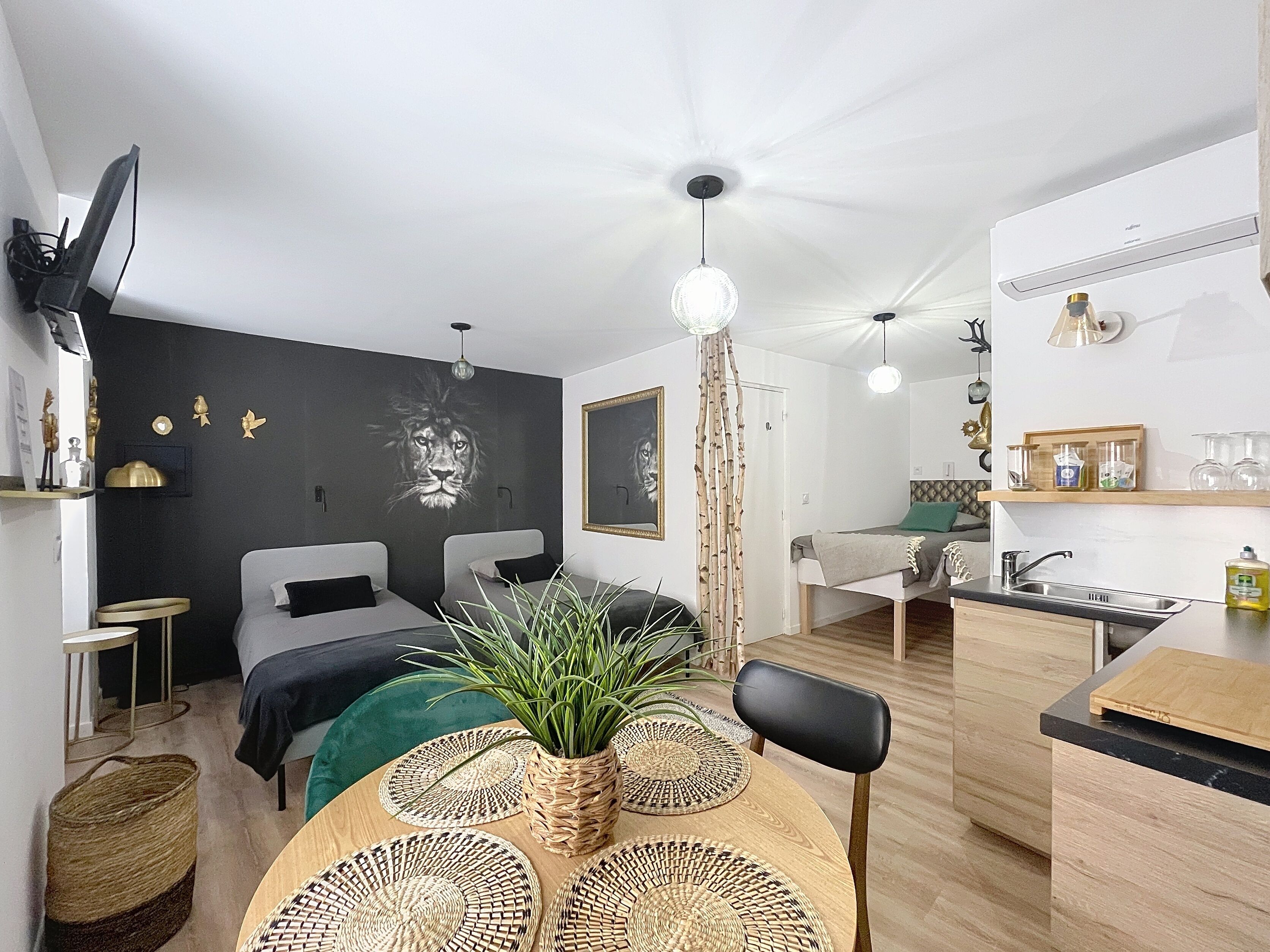 Internet, bed sheets