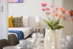 Iron/ironing board, WiFi, bed sheets - Ryde · Comfortable 2BR Stay near Shopping Centre (Ryde)