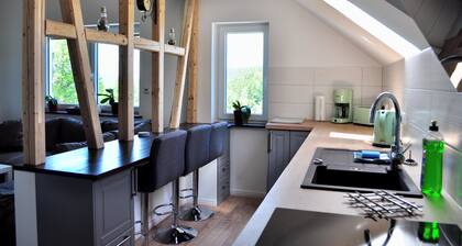 Gemütliche Wohnung mit Kamin und wundervollem Blick auf die Thüringer Berge