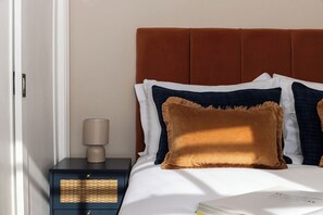 Apartment, 1 Bedroom | Blackout drapes, iron/ironing board, free WiFi - FiveM High Street Kensington (London)