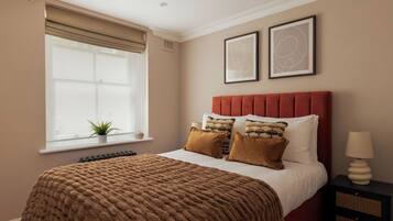 Leilighet, 2 soverom | Blendingsgardiner, strykejern/-brett og wi-fi (inkludert)