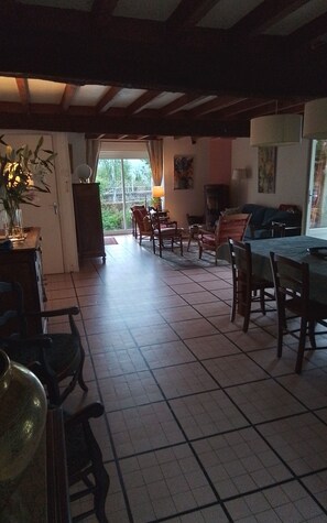 Living area - Charming country house in the heart of the village (Osse-en-Aspe)