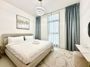 2 bedrooms, iron/ironing board, WiFi, bed sheets - Luxurious and Spacious 2-bedroom apartment in gorgeous Dubai with Gym and Pool (Dubai)