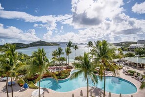 Pool - Ritz-Carlton Club® / 3 Bed Residence (East End)