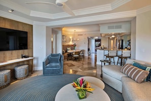 TV, DVD player, stereo, offices - Ritz-Carlton Club® / 3 Bed Residence (East End)