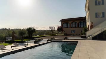 Alberca al aire libre por temporada