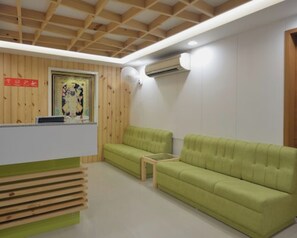 Lobby - The Blu Orchid (Udaipur)