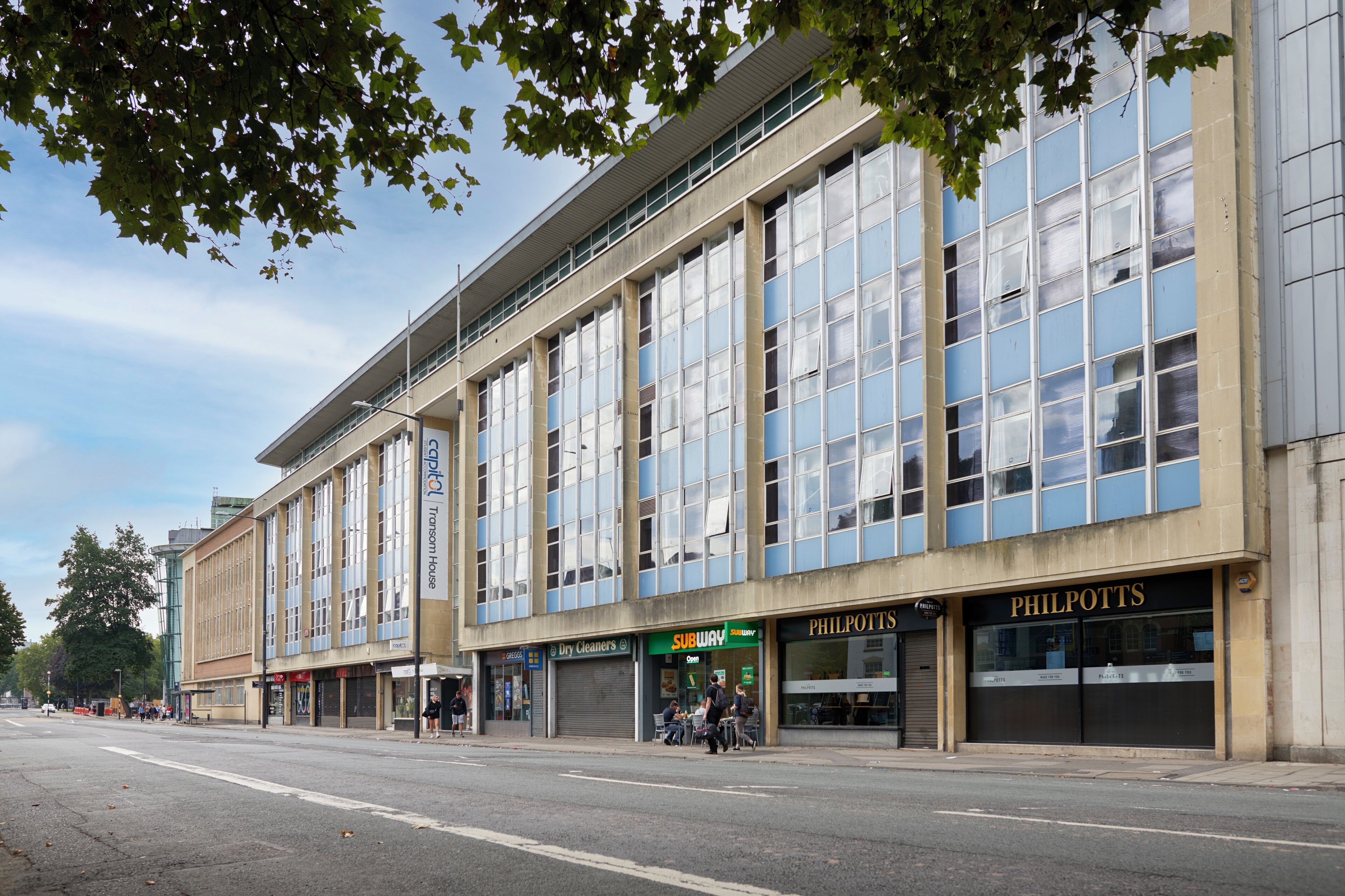 المنشأة من الخارج