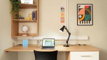 Single Room, Non Smoking | Interior