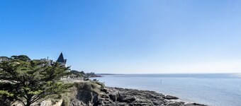 Toi et Moi Guest Room – Private Terrace with Sea View