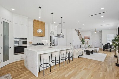 Dual 3-Story Townhouses with 9 Bedrooms for the Perfect Group Getaway