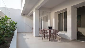 Deluxe-Suite, Balkon | Speisen im Freien