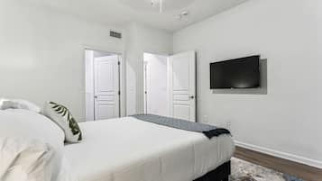 Desk, WiFi, bed sheets