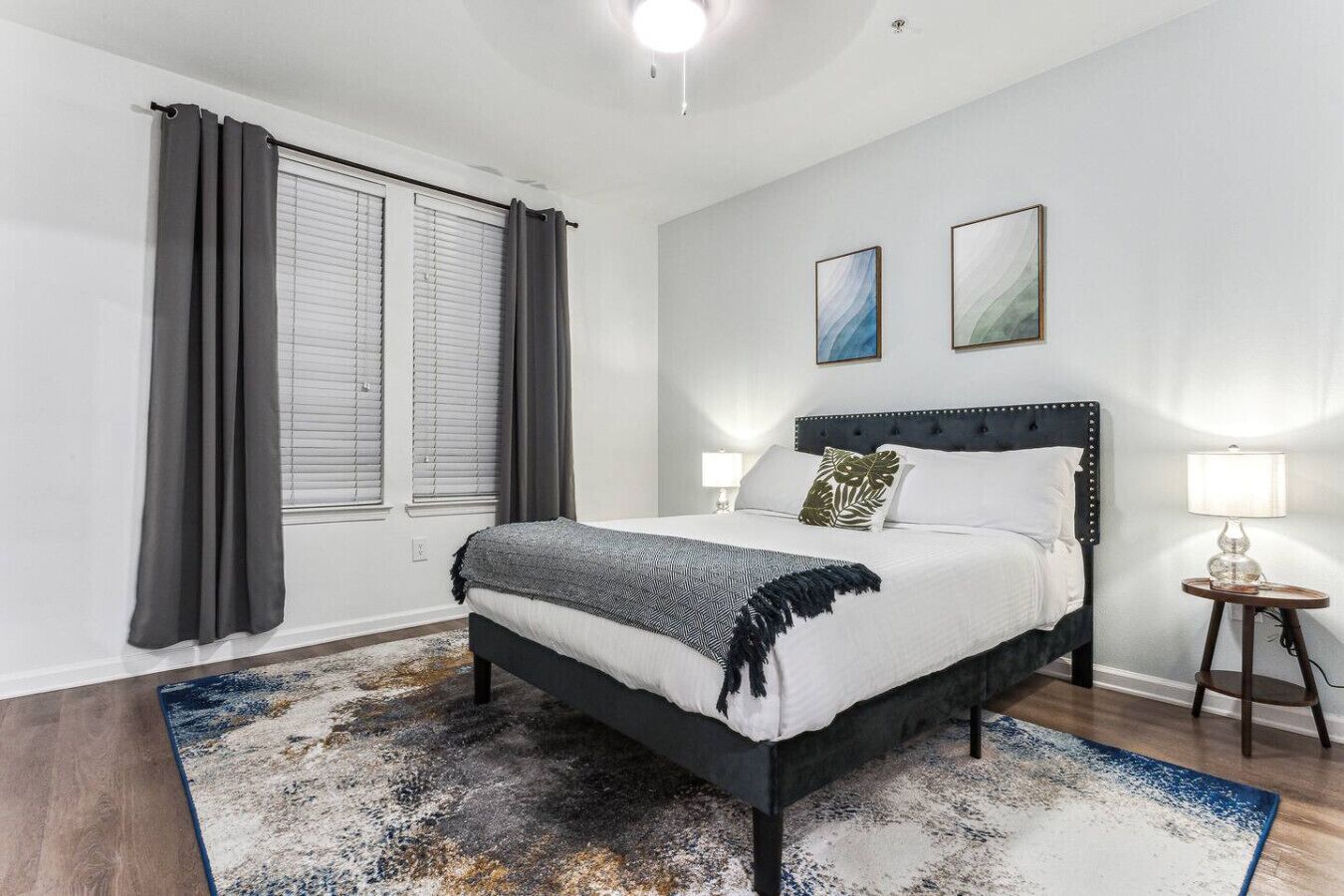 Desk, WiFi, bed sheets