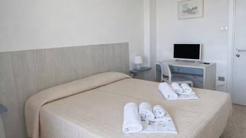 Camera Standard con letto matrimoniale o 2 letti singoli | Una scrivania, Wi-Fi gratuito, lenzuola