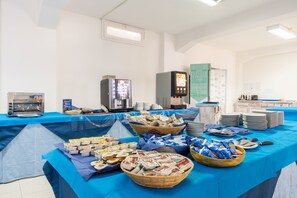 包含每日自助早餐