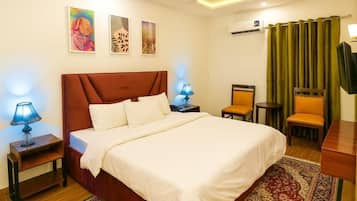 Iron/ironing board, free WiFi