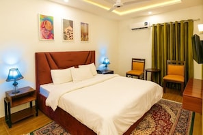 Iron/ironing board, free WiFi - Islamabad Guest house (Islamabad)