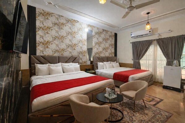 Iron/ironing board, free WiFi - Islamabad Guest house (Islamabad)