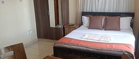 Studio Confort, vue sur la ville | Accès au Wi-Fi (inclus)