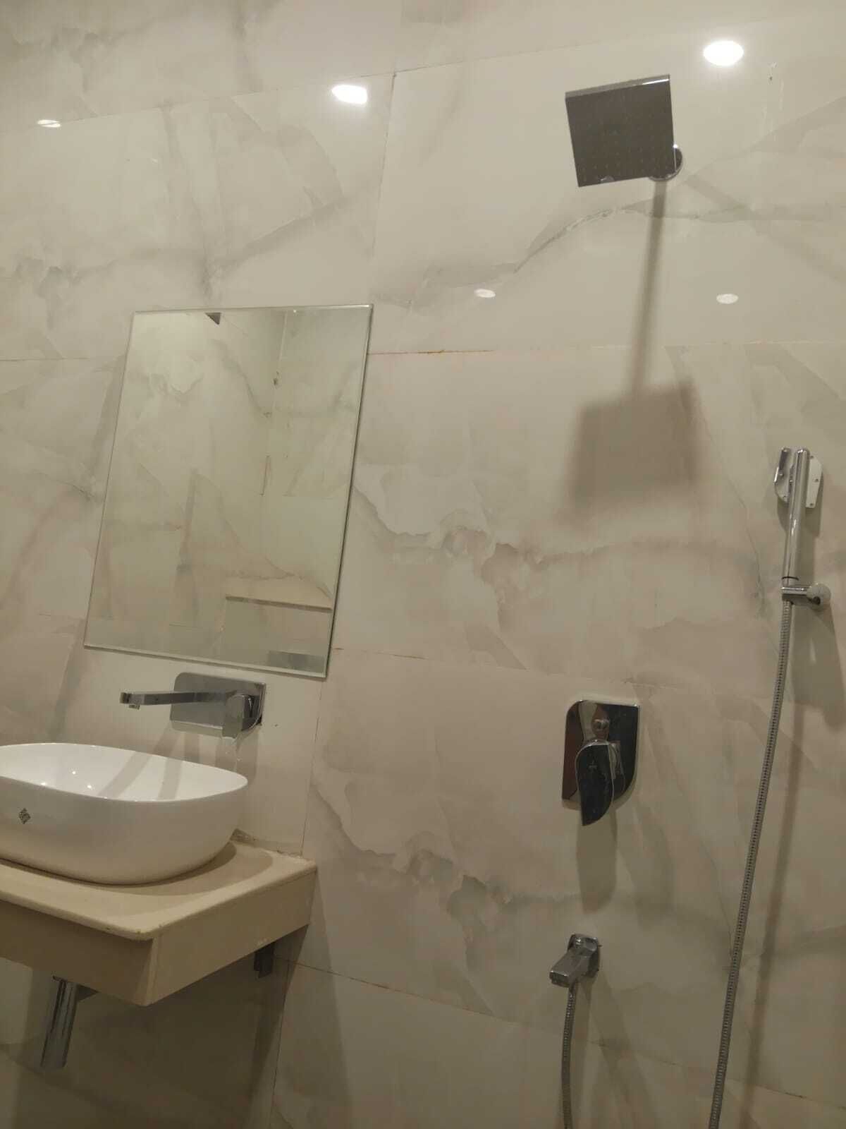 Deluxe Room | Bathroom