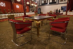Dining - Hotel Awadh Grand (Kanpur)
