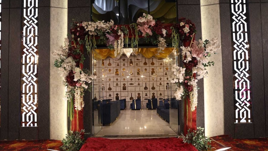 Hotel Awadh Grand