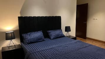 Apartment | Desk, laptop workspace, free WiFi