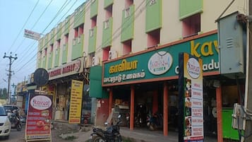 المنشأة من الخارج