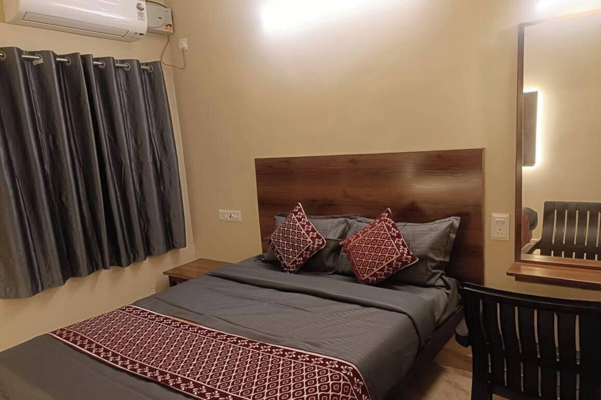 Standard Double Room | Egyptian cotton sheets, premium bedding, free WiFi